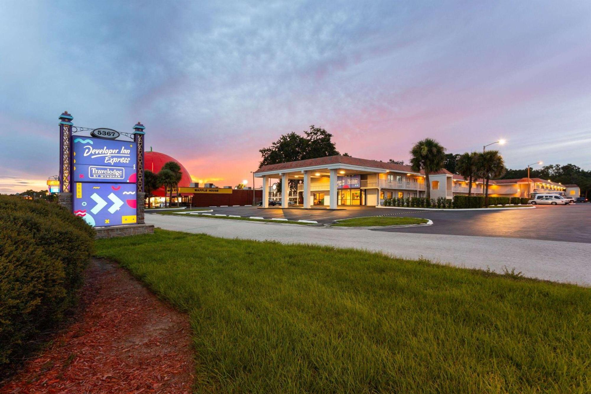 Developer Inn Express Fundamental, A Travelodge By Wyndham Kissimmee Exterior photo