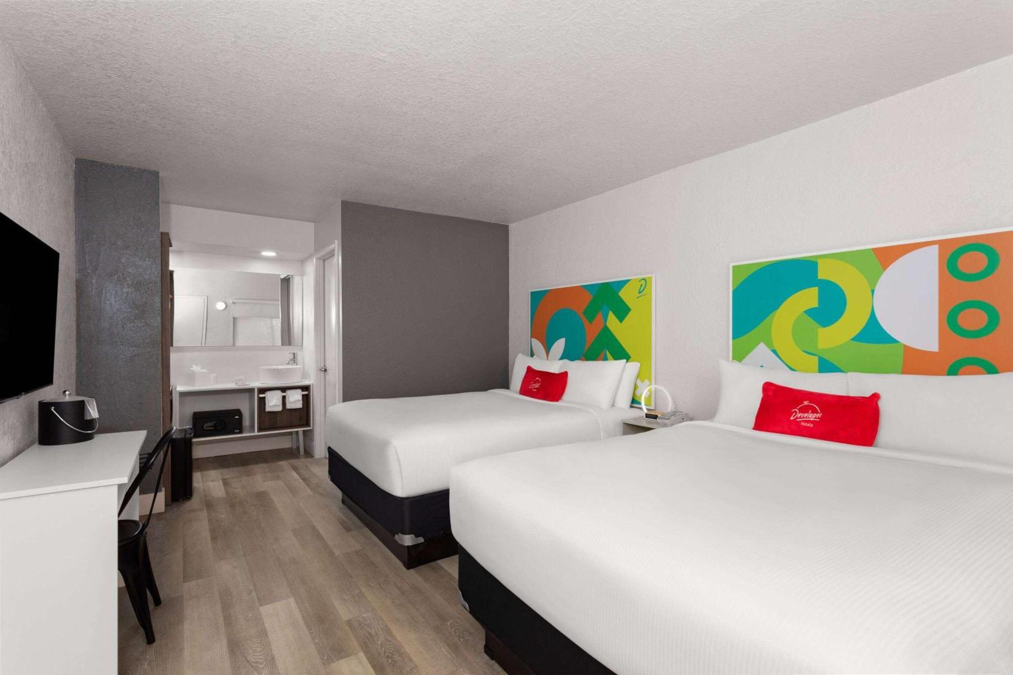 Developer Inn Express Fundamental, A Travelodge By Wyndham Kissimmee Exterior photo