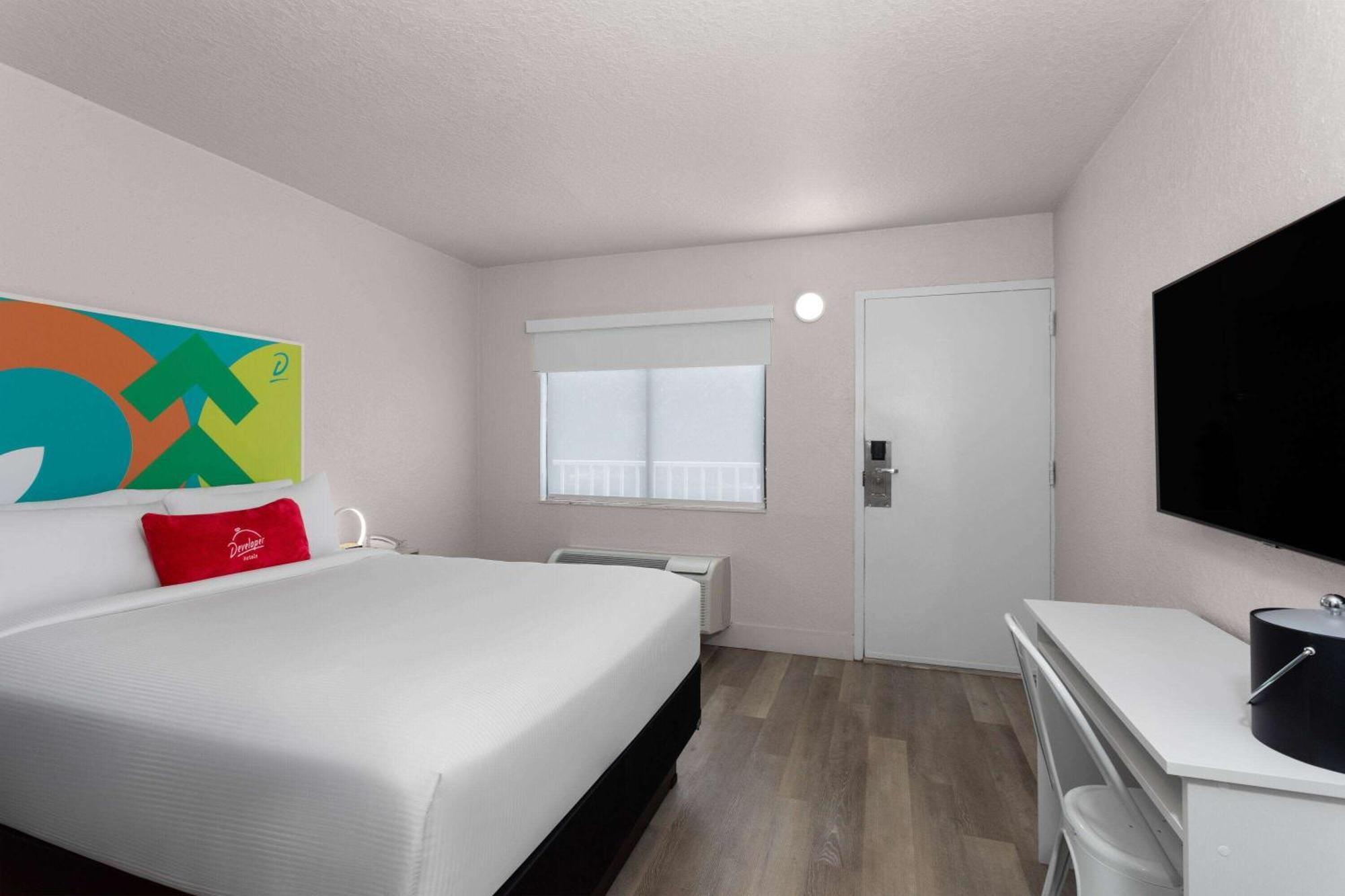 Developer Inn Express Fundamental, A Travelodge By Wyndham Kissimmee Exterior photo