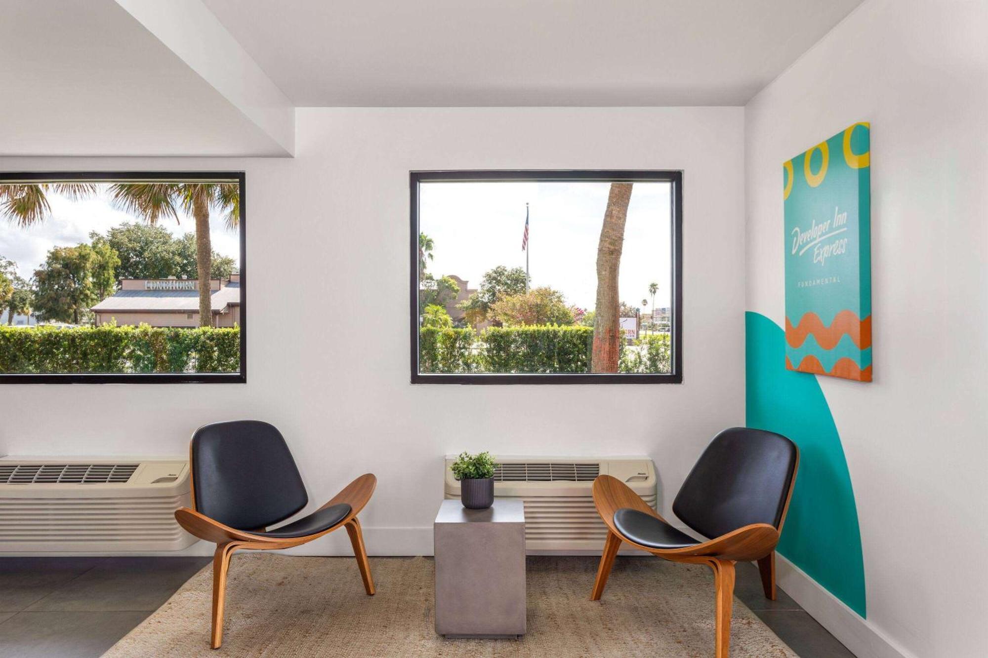 Developer Inn Express Fundamental, A Travelodge By Wyndham Kissimmee Exterior photo
